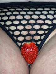 Klatschnasse Erdbeer Muschi Live