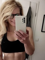 Eigene Nacktfotos und sexy Fit Selfies von Miranda